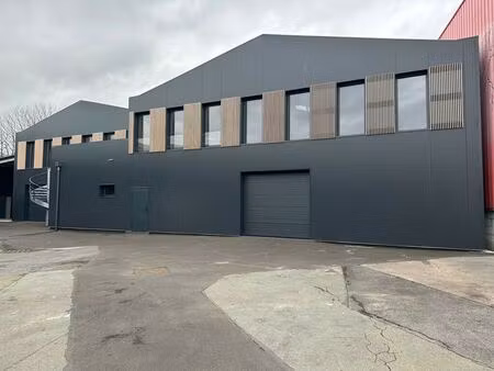 location local d'activités 450 m²
