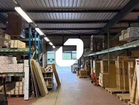 location local d'activités 1 184 m²