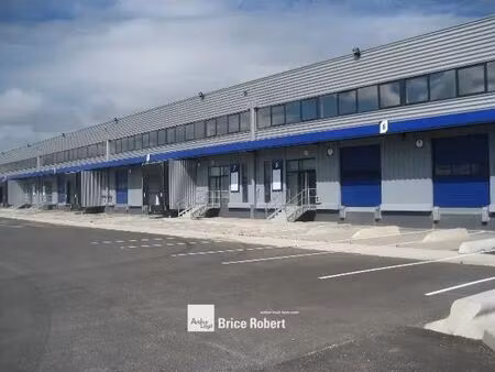 location local d'activités 1 720 m² à 12 158 m²