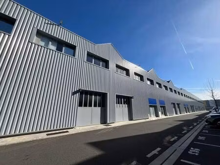 location local d'activités 85 m² à 1 225 m²