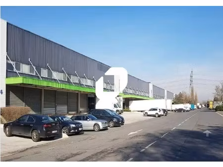 location entrepôt 5 913 m²