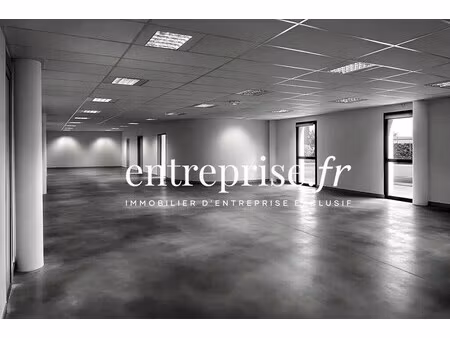 location local d’activités beaucouze 49070 247m²