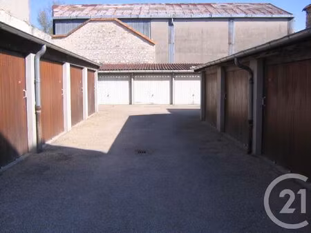 location parking nemours 77140