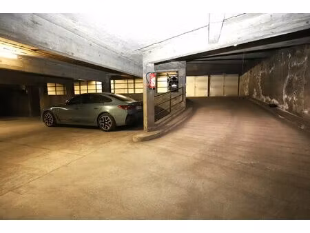 location parking montreuil 93100