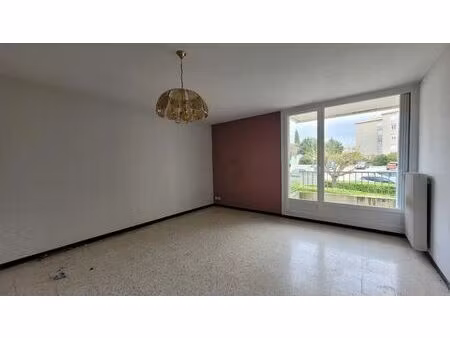 location appartement 3 pièces 70 m² à uzès (30700)