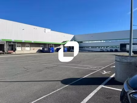 location entrepôt 4 896 m² à 10 043 m²