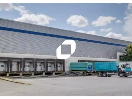 location entrepôt 22 435 m²