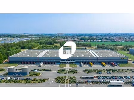 location entrepôt 5 597 m² à 22 388 m²