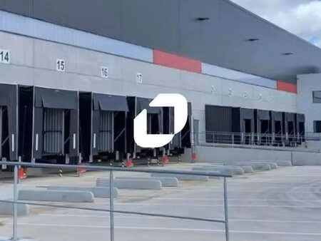 location entrepôt 19 300 m²