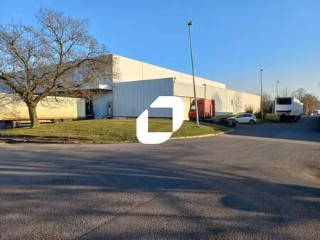 location entrepôt 5 068 m²