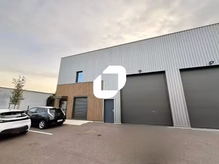 location local d'activités 229 m²