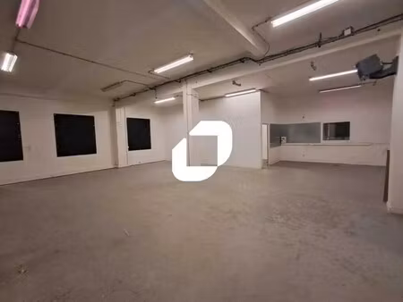 location local d'activités 457 m²
