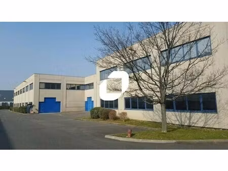 location local d'activités 900 m²