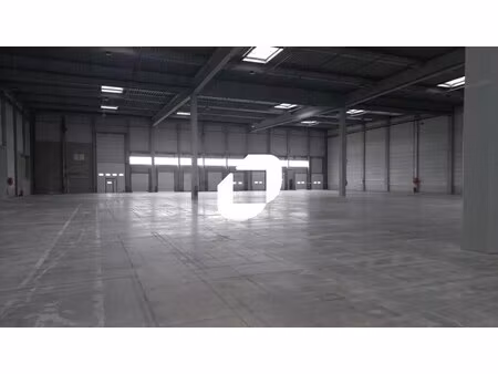 location entrepôt 5 010 m² à 9 456 m²