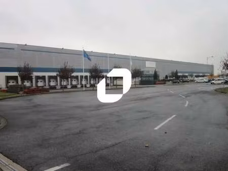 location entrepôt 8 762 m²