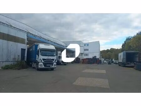 location entrepôt 3 200 m²