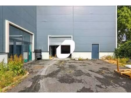 location local d'activités 223 m² à 482 m²
