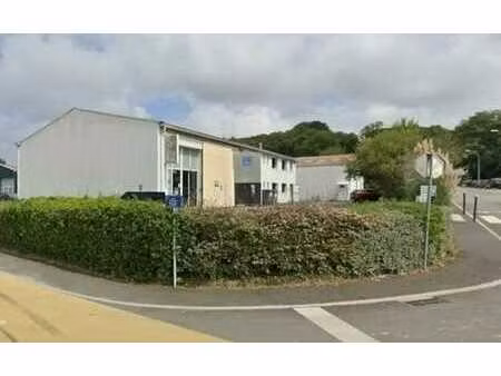 location local d'activités 345 m²