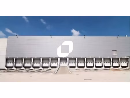 location entrepôt 6 655 m²