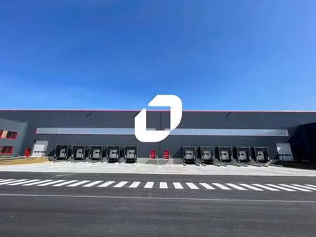 location entrepôt 6 232 m²