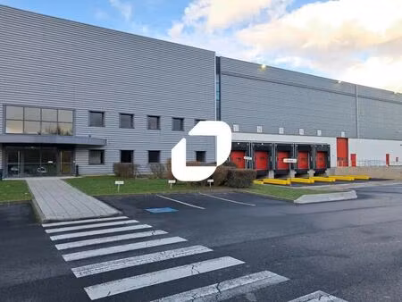 location entrepôt 5 476 m² à 11 550 m²