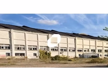 location local d'activités 1 811 m² à 4 387 m²