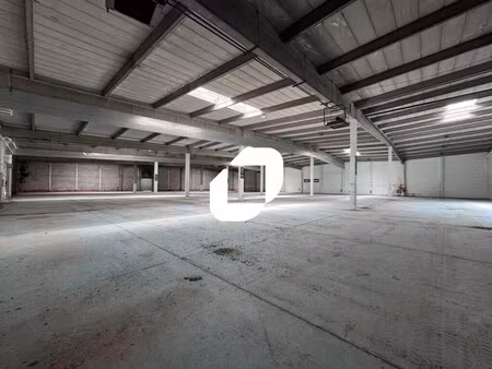 location entrepôt 4 000 m²