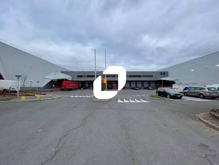 location entrepôt 10 527 m²