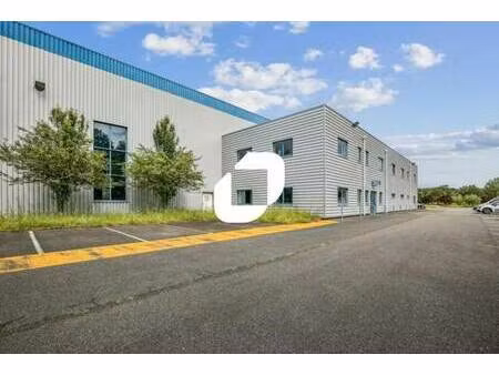 location entrepôt 7 458 m²