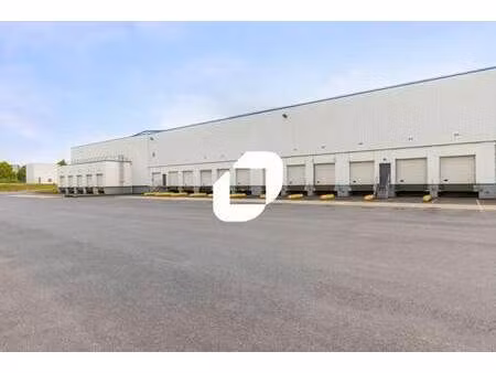 location entrepôt 3 142 m² à 10 566 m²