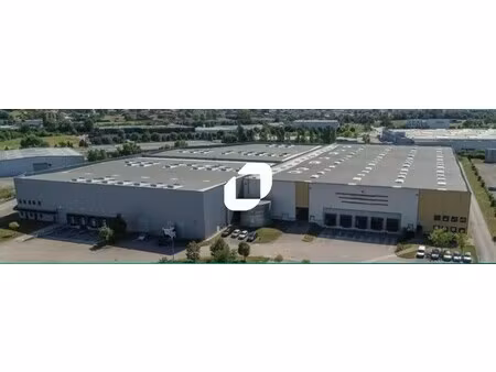 location entrepôt saint quentin fallavier 38070 9280m²