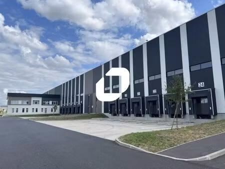 location entrepôt servon 77170 6332m²