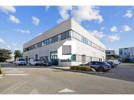 location local d'activités 200 m² à 720 m²