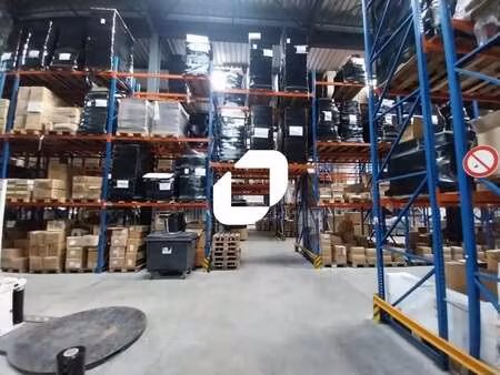 location local d'activités 150 m² à 1 500 m²