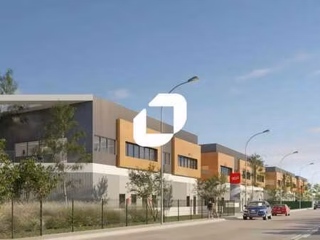 location local d'activités 3 200 m² à 12 553 m²