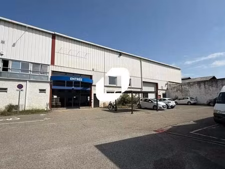 location local d'activités 1 167 m²