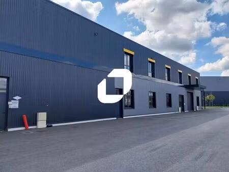 location local d'activités 252 m²