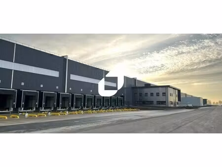 location entrepôt 18 827 m²