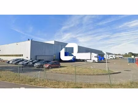 location entrepôt 26 719 m²