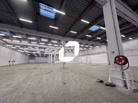 location entrepôt 3 808 m² à 9 199 m²
