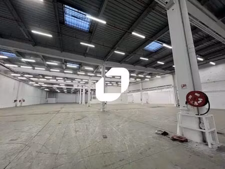 location entrepôt croissy beaubourg 77183 3808m² à 9199m²