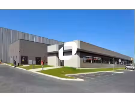 location entrepôt 6000m² à 32240m²