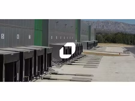 location entrepôt 5 789 m²