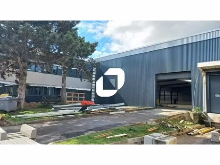 location entrepôt 6 972 m²