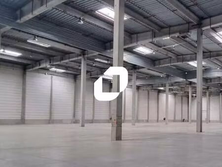 location entrepôt 14 804 m²