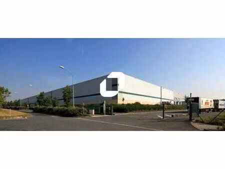 location entrepôt 6 665 m² à 27 109 m²