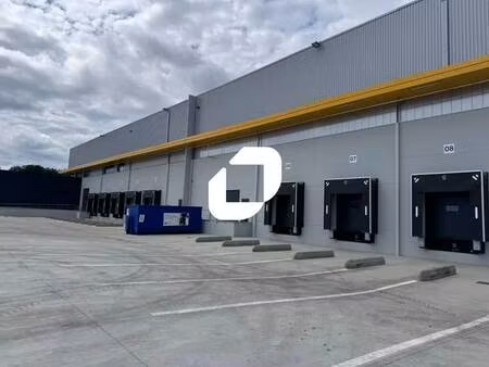 location entrepôt 11 000 m² à 22 152 m²