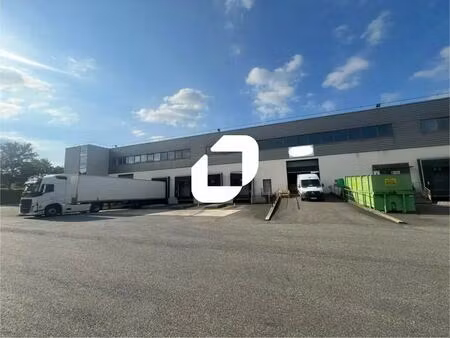 location entrepôt 5 400 m²
