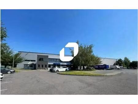 location entrepôt 7 160 m²