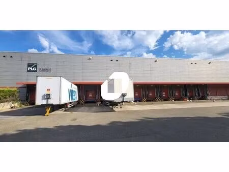 location entrepôt maurepas 78310 6161m²